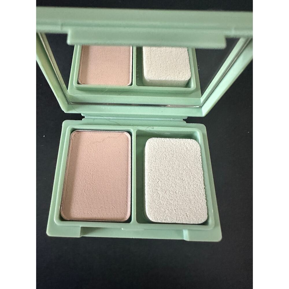 NOS VTG Clinique Perfectly Real Compact Makeup Shade 106 .07 oz